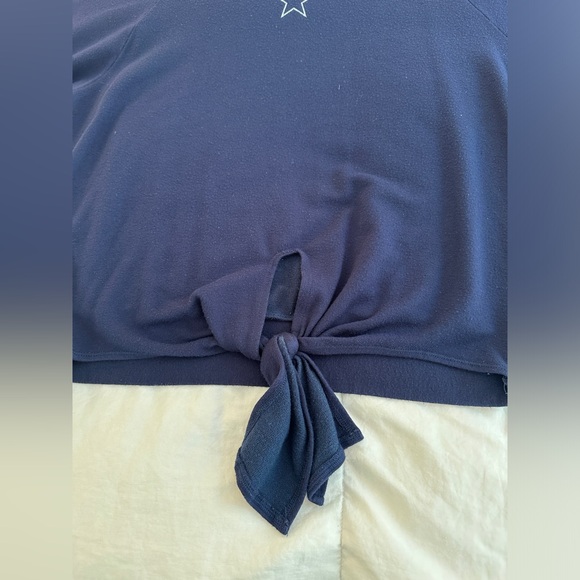 Barry’s Bootcamp Navy Sweatshirt with White Stars ✨💙 - Picture 4 of 5